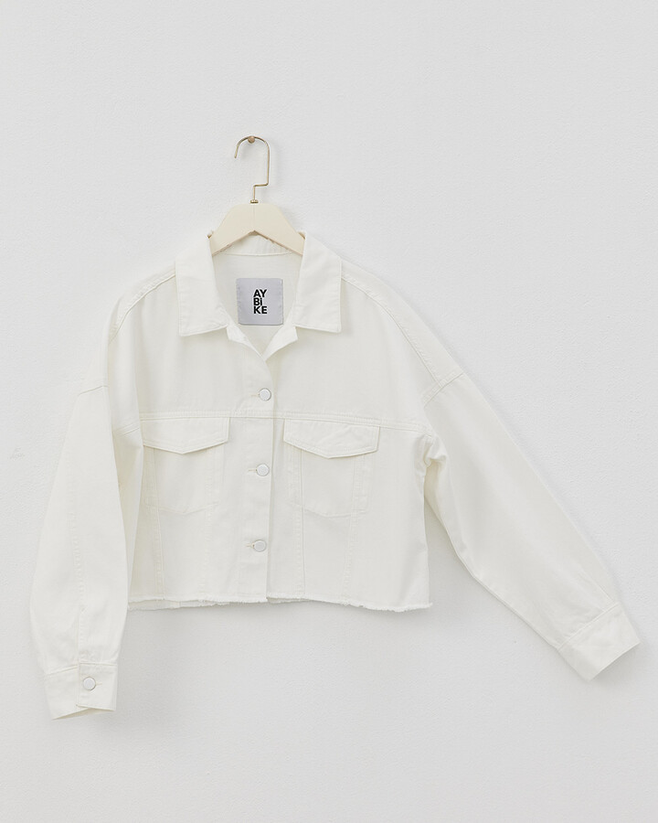 Beyaz Oversize Kısa Jean Ceket