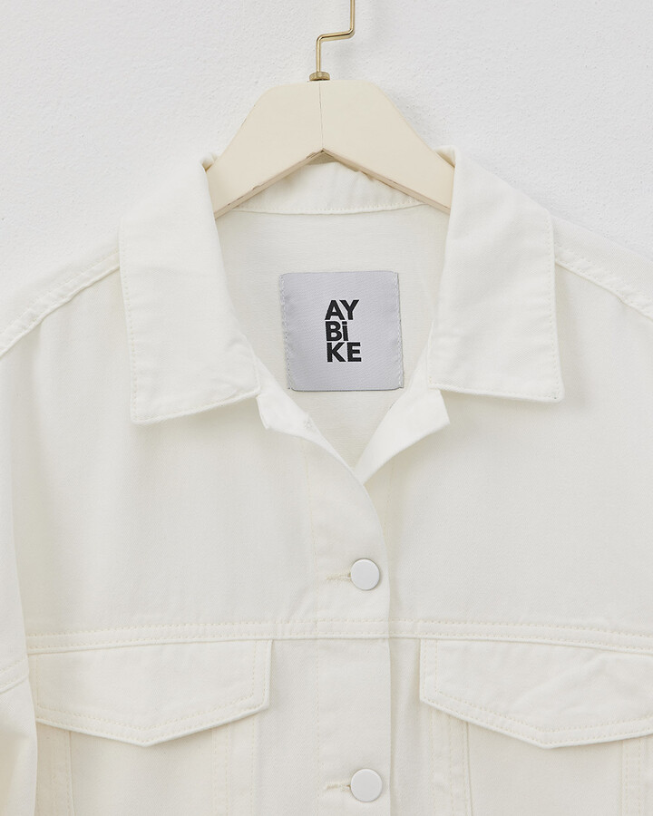 Beyaz Oversize Kısa Jean Ceket