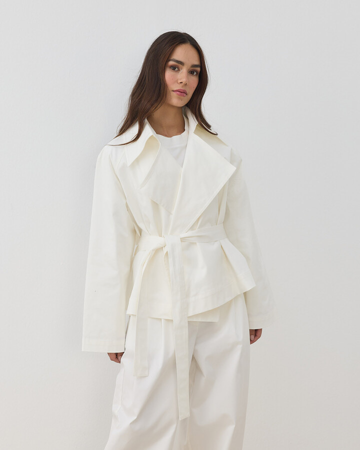 Gabardin Geniş Yakalı Kısa Trençkot Ekru
