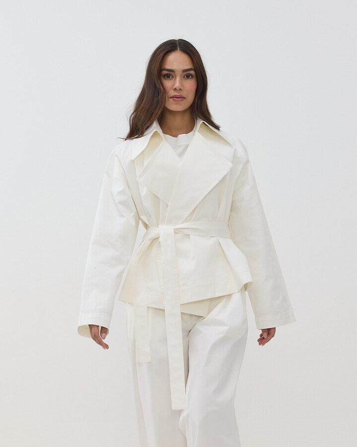 Gabardin Geniş Yakalı Kısa Trençkot Ekru