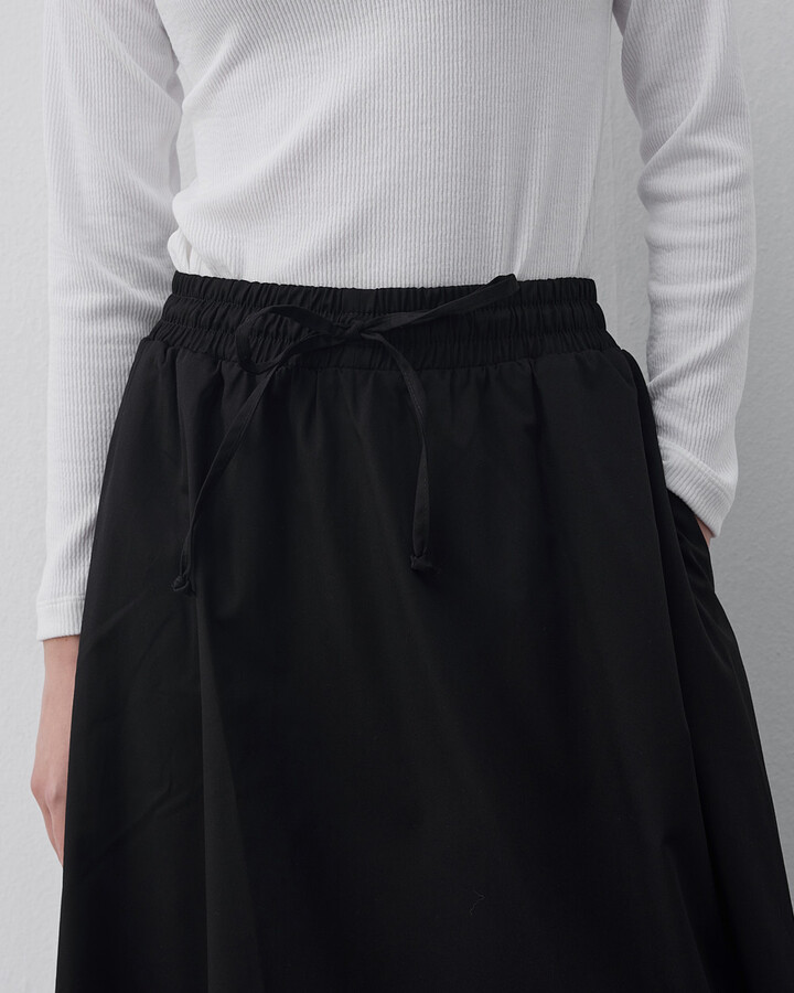 Gabardin Nervür Detaylı Cepli Font Etek Siyah