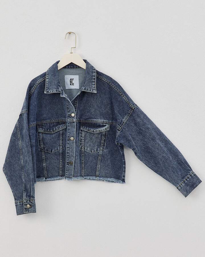 Koyu Mavi Oversize Kısa Jean Ceket