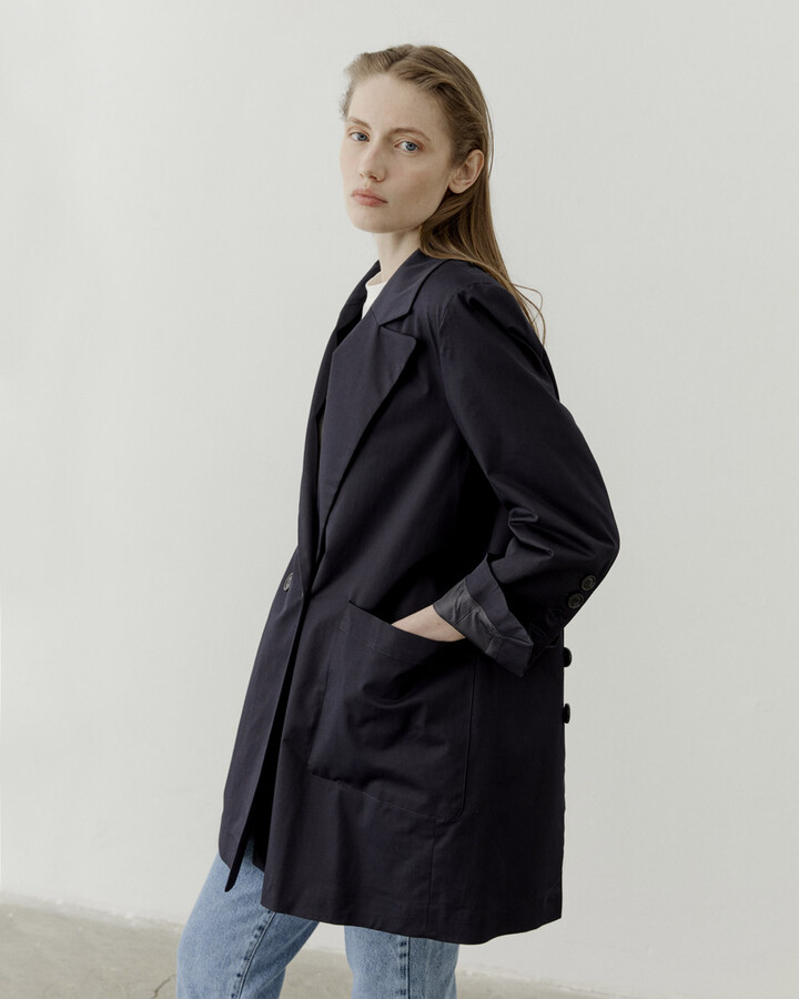 Lacivert Yırtmaçlı Cepli Blazer Ceket