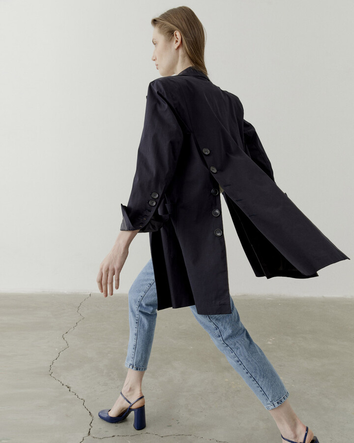Lacivert Yırtmaçlı Cepli Blazer Ceket